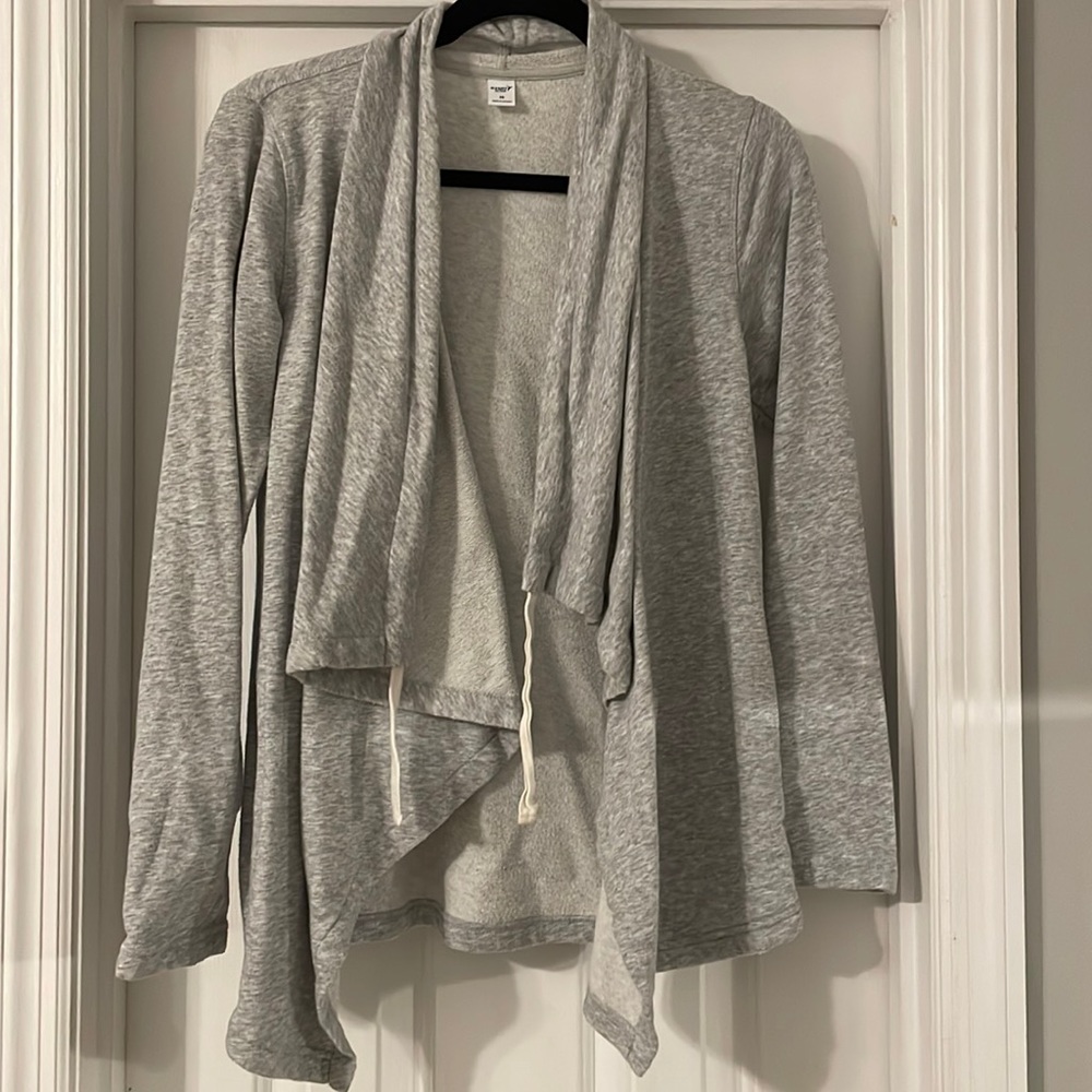 GUC gray athletic sweater